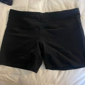 Size 8 lululemon workout shorts